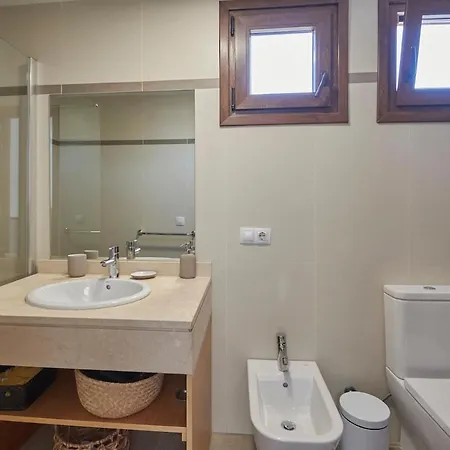 Calero Surfin Shared Pool, 10 Min To Harbour Apartment