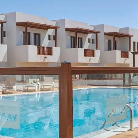 Apartment Calero Surfin Shared Pool, 10 Min To Harbour Puerto Calero